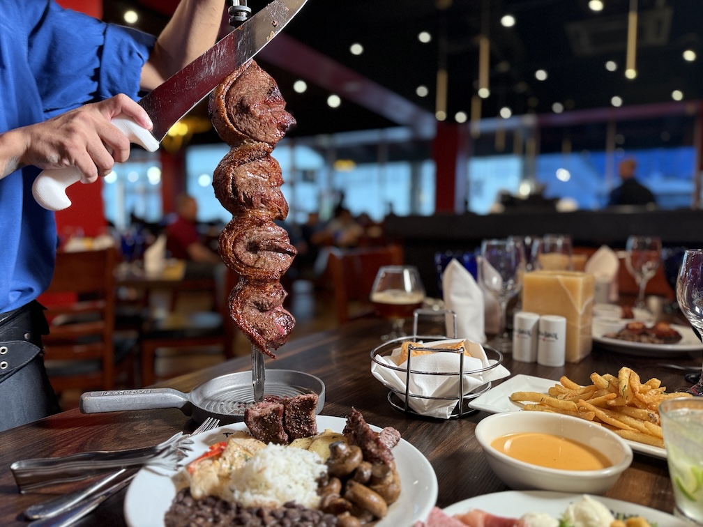 Texas De Brazil お肉カットシーン2